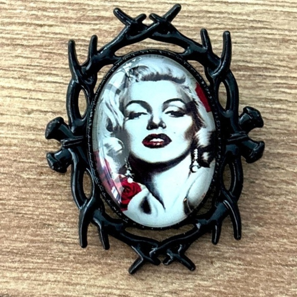 Marilyn Monroe Brooch, Retro Style, Victorian Look, NWT, Handmade
